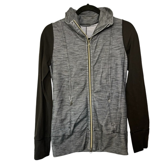 Lululemon Daily Yoga Jacket Size 6 - Picture 5 of 9
